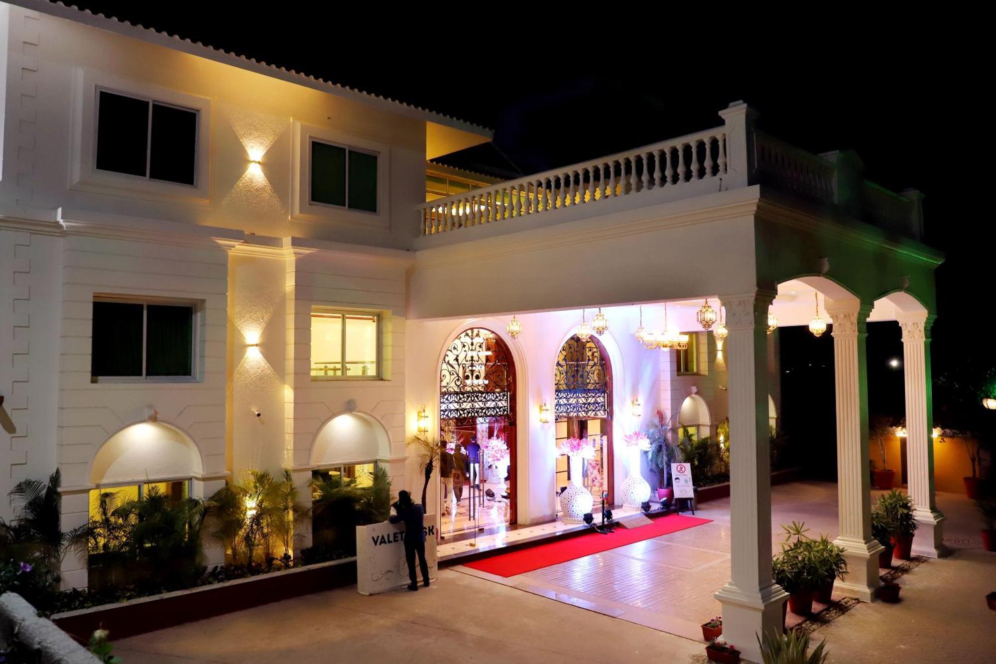 Jalsa & Banquets,indore 3*